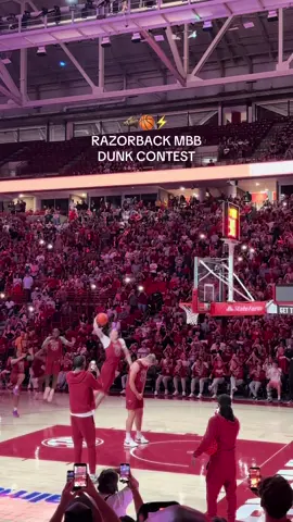 Back in Bud Walton 🏀⚡️🐗❤️‍🔥#arkansas #razorbacks #basketball #dunkcontest #collegebasketball 