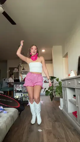 ACL & the life of a show girl!!! day 1!! #acl #tswift #fitcheck #acloutfit #aclday1 