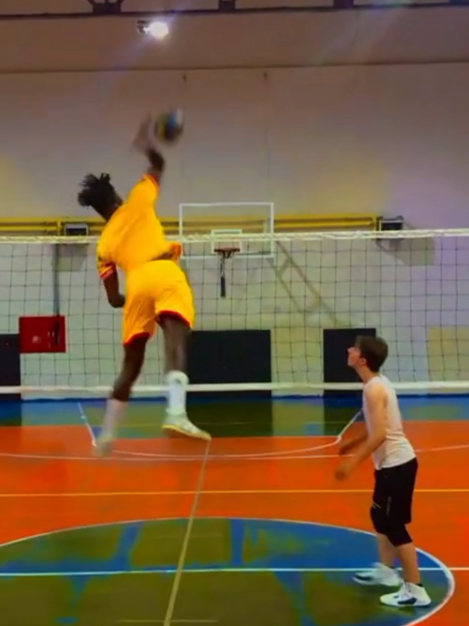 The last spike 🥶😨 #volley #volleyball #volleyballworld #spike 