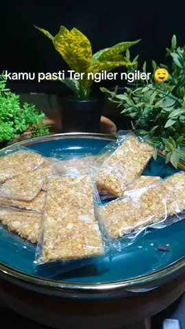 enting enting 🤤🤤#promoseruweekend #fypage #jajanantiktok #promomakangajian #snackviral 