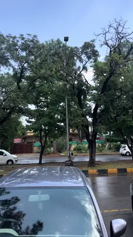 😂😂😂🤪🤪🤪🤪 itni sakhti hai Islamabad me k traffic walla bana dia Islamabad police 👮‍♀️ ne #viral #tranding #fyp #tren #viralsong 