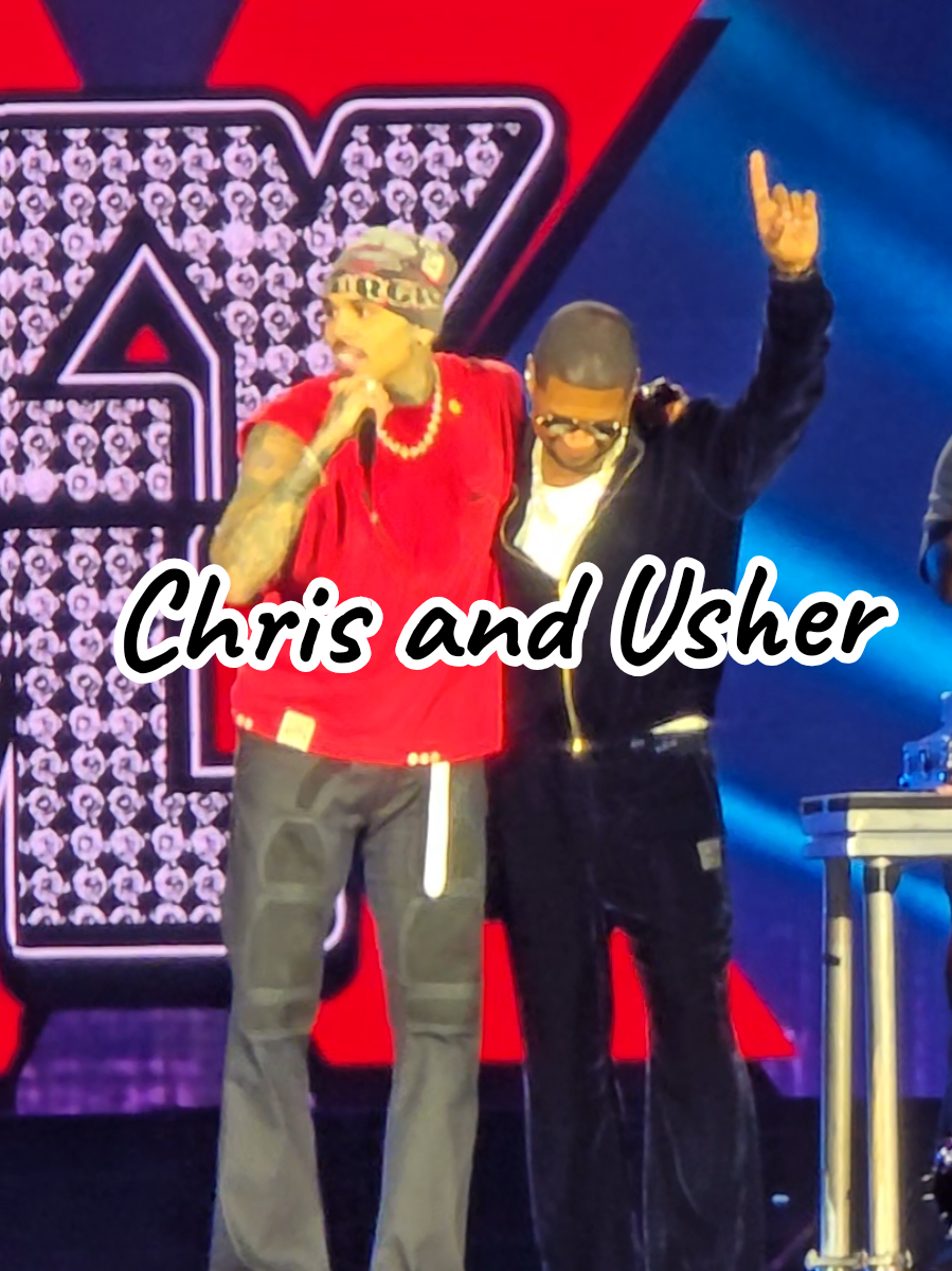 The ICONS ON THE SAME STAGE!!!! Chris Brown and USHER Raymond!!! My heart is full❤️❤️❤️ #teambreezy #BreezyBowlXX #breezybowlATL #chrisbrownofficial #usherraymond 