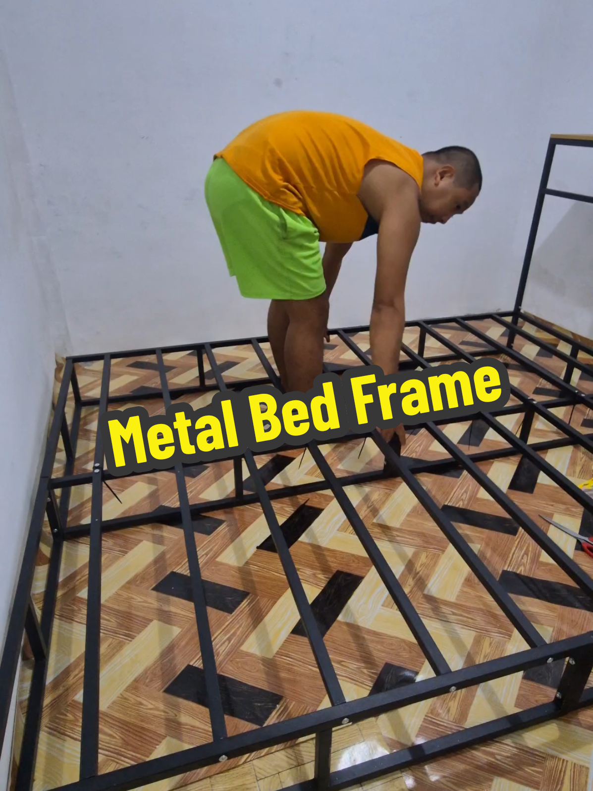 Metal / Iron Bed frame, Queen size, king size at easy to assemble  #bedframe #metalbedframe #ironbedframe 