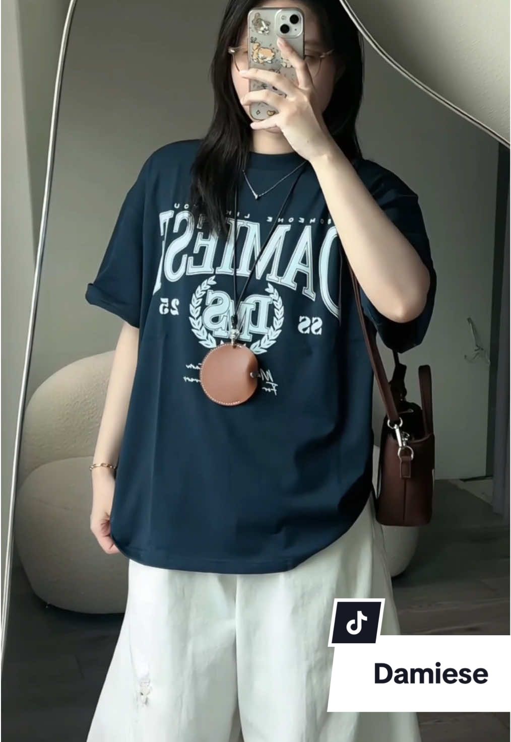 Áo xanh navy siêu xinhhh  #review #phoidoxinh #outfit #aothun #xuhuong @Damiese 