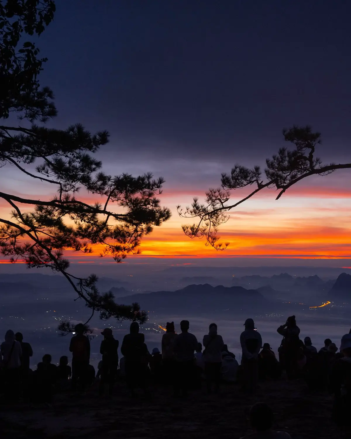ภูกระดึงเปิดให้เดินแล้วนะครับ  ใครที่อยากไปสัมผัสกับธรรมชาติสวยๆ แนะนำเลย เตรียมเงินไปด้วยนะครับ #เดินป่า ##ภูกระดึง##ภูกระดึงตึงไปทั้งตัว ##tiktokพาเที่ยว