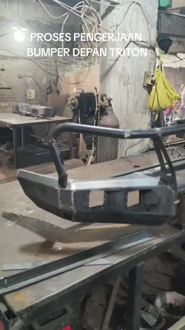 BUMPER DEPAN TRITON MURAH MERIAH BOSKU ..  KUALITAS PASTINYA GA MURAHAN YA HEHE ..  YOK SIAPA LAGI YANG MAU ORDER .. 