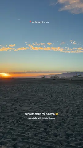 I was standing here crying last night just admiring the earth 😭🥹 #sunset #santamonica #california #zachtop 