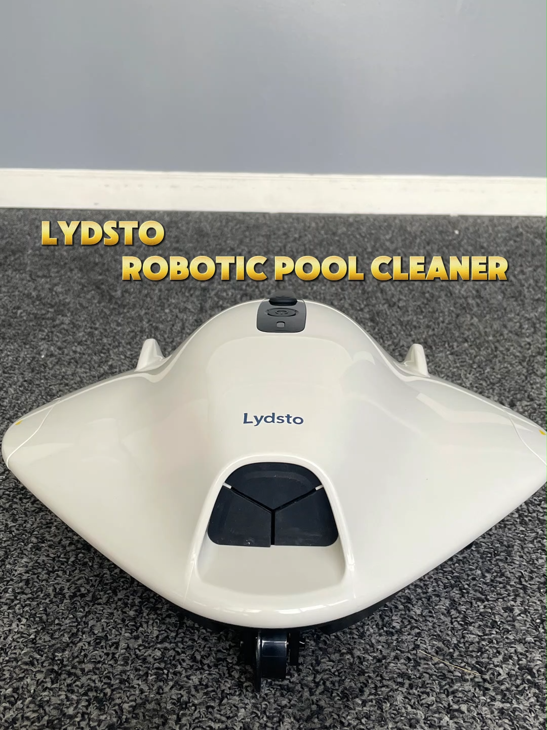 Pool party? Let the robot do the cleaning! 🧼🤖 #poolcleaner #roboticpoolcleaner #lydsto #lydstophilippines ##cleaning