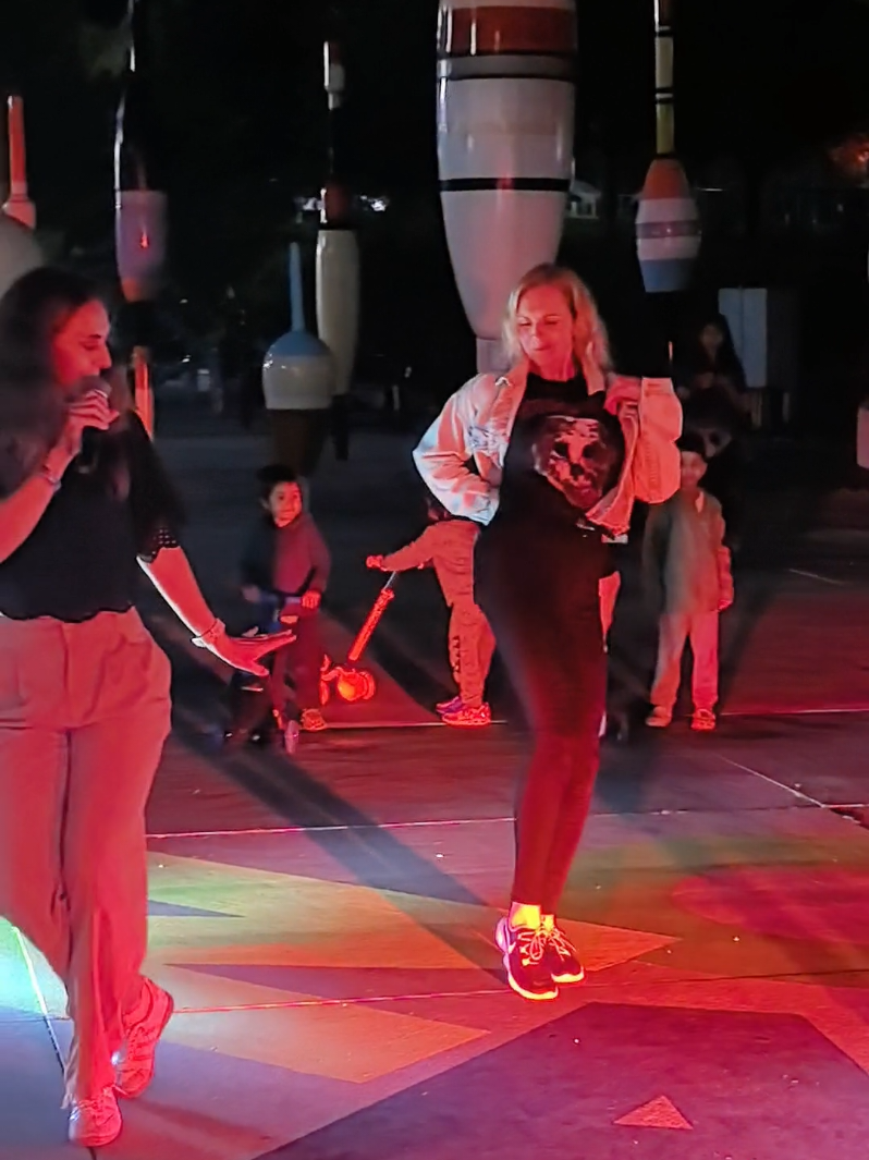 Free Dance Master Classes on the street in Toronto 🇨🇦🍁 #bachata #Latina #streetdance 