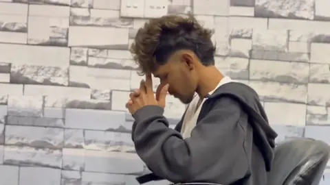 කෝ බලන්න පිය සෙනෙහස අහපු අය...🫂#fypシ゚ #onemillion #onemillionaudition #srilanka #viralvideo 