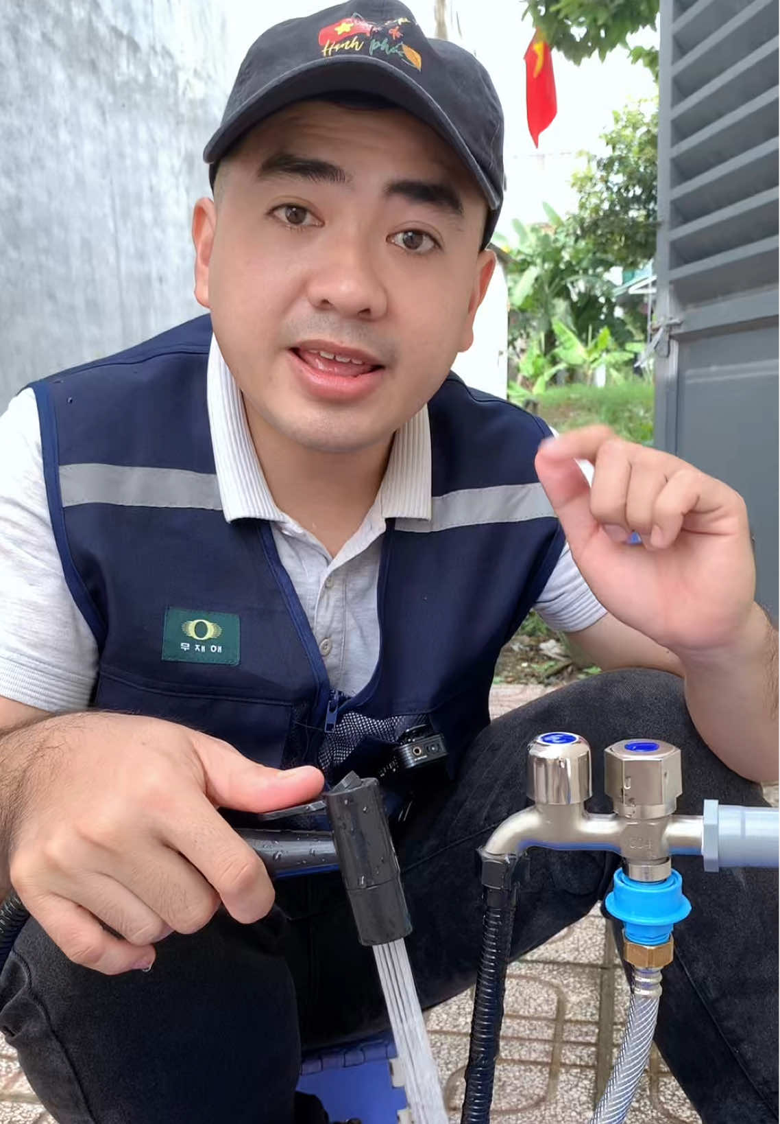 Vòi nước 2 đầu này tiện thật luôn giá thì rẻ ai cũng lấp đc #voichia2dau#voinuoc2dau#vannuoc2daura#giadungtienich#xuhuong  @Phát Thật Thà  @Phát Thật Thà 