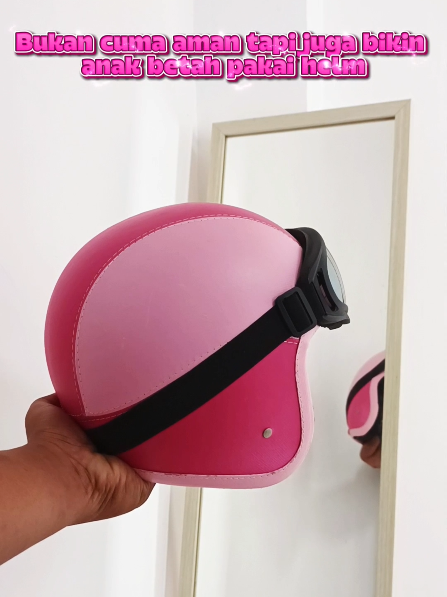 Dua tone pink ini vibes-nya kayak strawberry milkshake ketemu velvet cake 🍓🍰 – manisnya dobel! #helmet #HelmAnak #helmanakbogo #joykidz #joykidzhelmet #joyfulriding