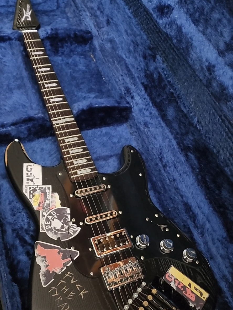 #johnnysilverhand #cyberpunk #customguitar #guitar #foryoupage @CD PROJEKT RED 