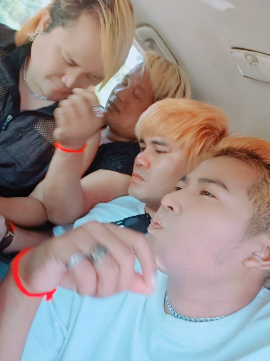 #ក្បែរសង្សារថ្មីមិនដូចក្បែរសង្សារចាស់ #fyp #foryou #tiktok #music 