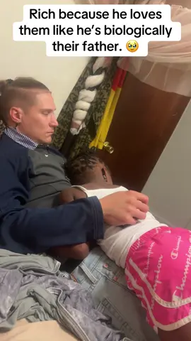 I never would’ve imagined i’d be this rich in life!!! I love you so much for loving them & me!!! @_mikeyyy_6 I couldn’t ask for more from a man that what you give daily.  🥹🫰🏽🫶🏽🤞🏽🖤🤍 #interracialcouple #interraciallove #thedadthatsteppedup 