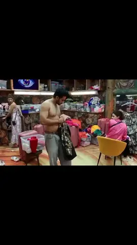 abishak and farahana dress matching 🥰#fypviralシ #biggbossseason19 #farhana #baseerlovefarhana #abishak 