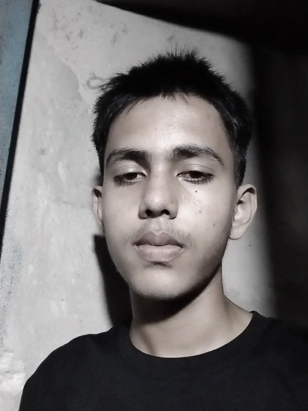 তুমি আমার ভালো চাইলা ঠিকই কিন্তু আমাকে চাইলা না ! 😅🖤