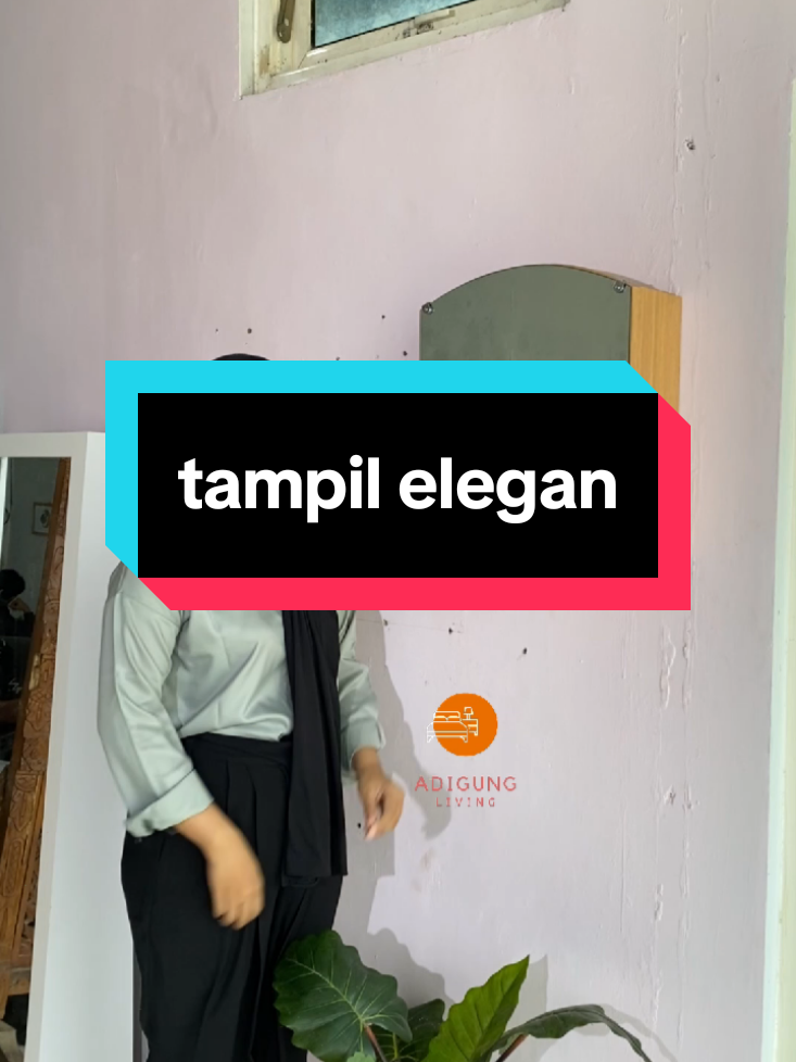cermin dinding dengan rak makeup warna coklat pine tua, tampil elegan dan hangat .Bisa Custom .Bisa COD . 085 174 420 979 #cermindinding #rakmakeup #cerminmakeup #cermincoklatpinetua #interiorrumah 