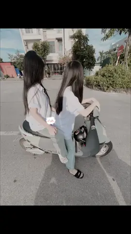 - An Lan Hương ( Huowng ana)  - Cô gái người bé bé nhưng mang trái tim thật dịu dàng, thân thiện và luôn mang tiếng cười vui vẻ đến cho mọi người. Sinh năm 2011 nhưng năng lượng thì bất tận . Chúc bạn luôn may mắn , bình an và luôn vui vẻ trong cuộc sống.@_thu'ictee_  #CapCut 