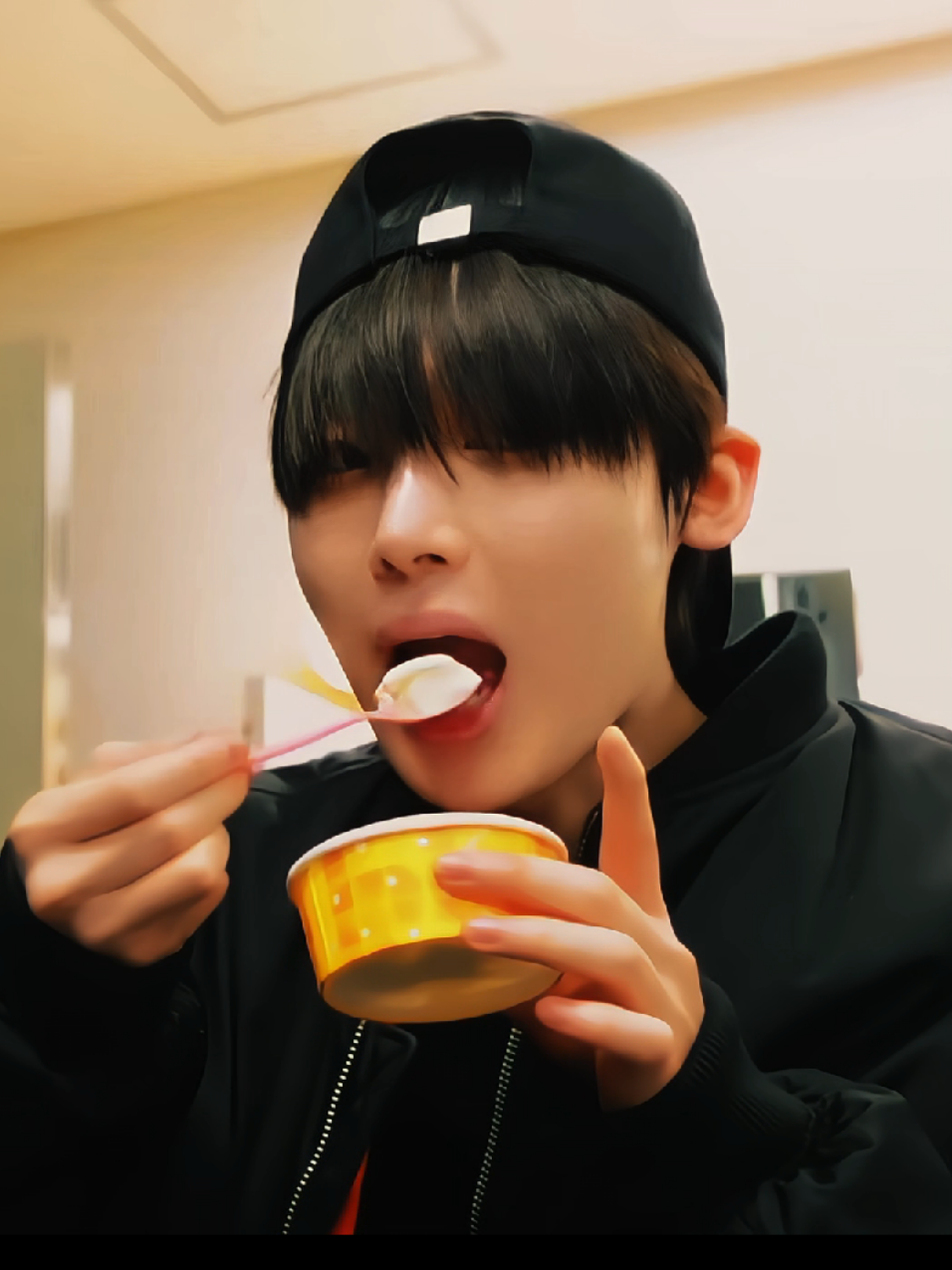 they look so cute enjoying their food like that #enhypen #edit #kpop 