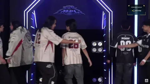 Tahulah rindu tapi jangan sampai salah 😭 MPL MY meraikan tayangan TRON: Ares pada 9 Oktober sambil membina legasi abadi dalam dunia e-sukan. Survival hanya milik yang terkuat, dan legasi akan terpahat di medan MPL MY S16. Kini masanya untuk anda pilih pihak! Follow MPL MY untuk info lanjut dan perkembangan terkini. #PANTANGMENGALAH #INIGAYAKITA #MPLMYS16 #MLBB #TRONARESMY 