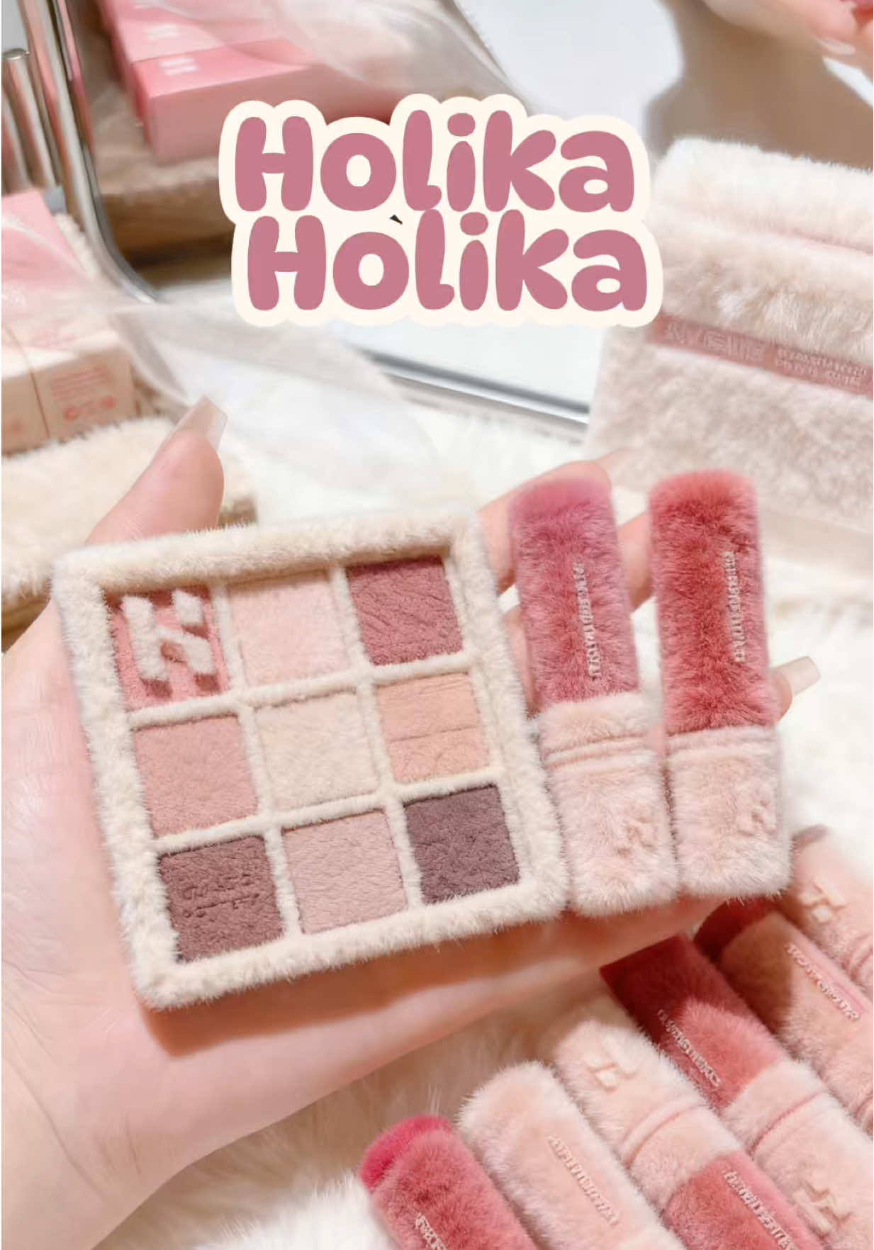 HÔM NAY MUA GÌ: Phải là Holika Holika! ✨ Hãng còn khá xa lạ với nhiều bạn, nhưng tin tui đi: “Kệ mình nhắm mắt iu lun” (Mà nó tốt thiệt nha mấy bà) #lipstick #holikaholika #viral  