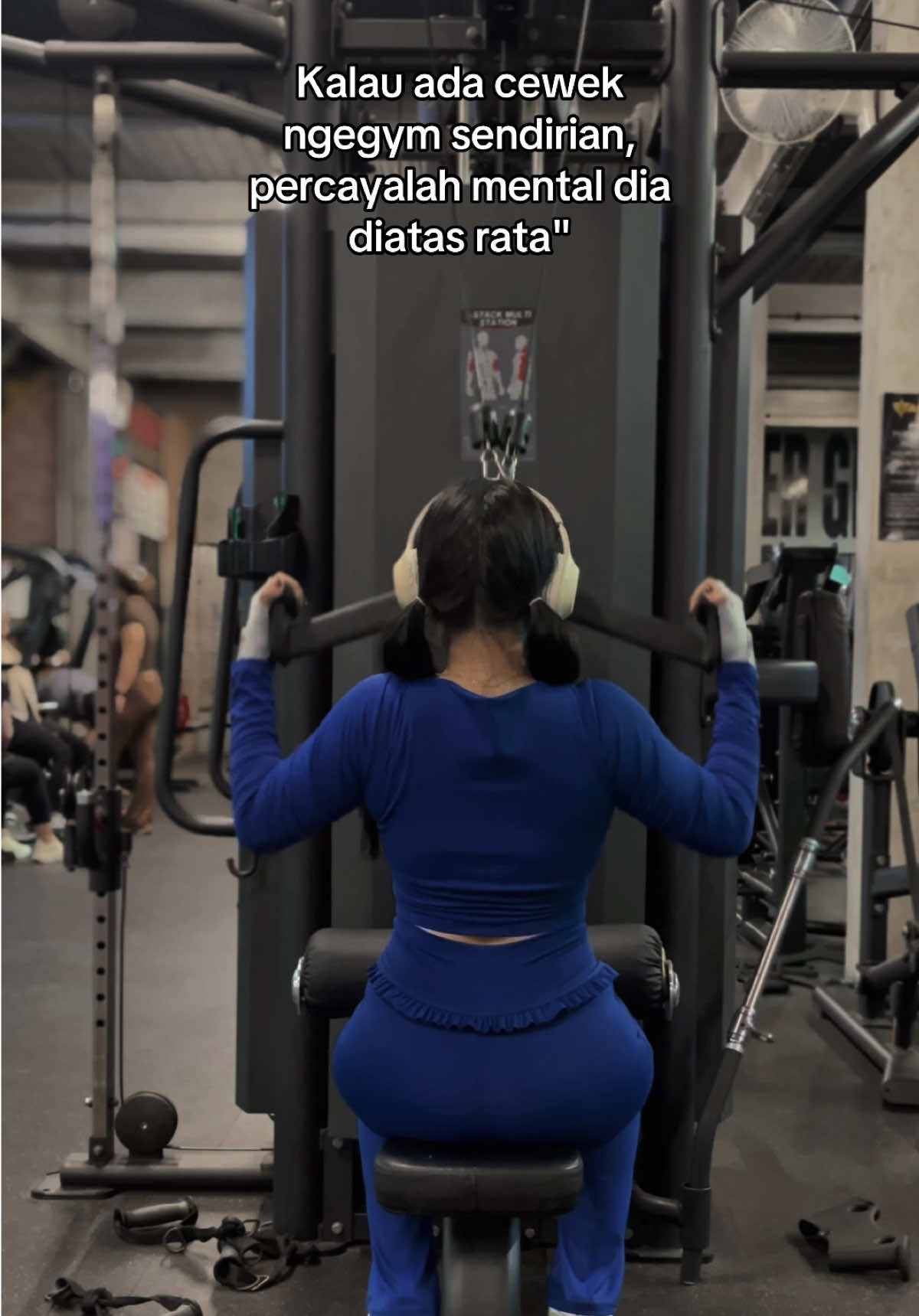 jangan takut gym sendirian #selflove #gymgirl #outfitgym 