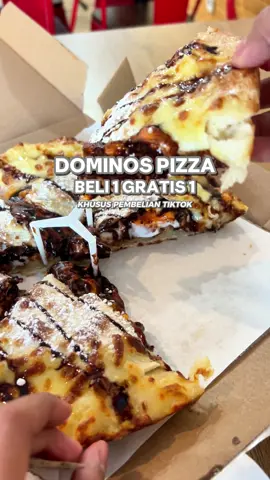 dominos pizza  masih promo BELI 1 GRATIS 1 !!!! cobain deh ke domino’s karena harganya serius cuma  Beli di lokasi video aku dan tukerin ke cabang terdekat di kota kamu ✨ #PROMODOMINOSPIZZA #dominospizza #dominos 