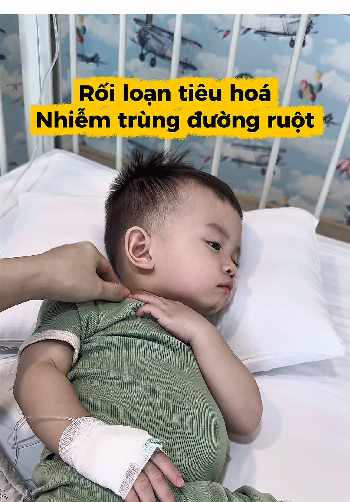 Một bài học khi có em bé ăn uống trộm vía, không phải cứ ăn nhiều là tốt đâu các mom ơi! #embeKhoaisayhi #mevabe #landaulamme #nhiemtrungduongruot #roiloantieuhoa 