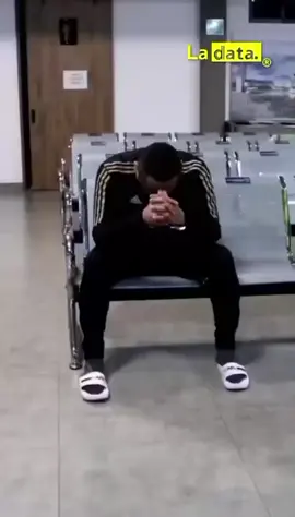 #Tendencia Alias “Fede” listo para enfrentar la justicia ecuatoriana. Alias Fede, recapturado tras escapar de una cárcel en Guayaquil, se encuentra en Colombia a la espera de su traslado a Ecuador. Una vez en el país, enfrentará la justicia por sus múltiples delitos como cabecilla de la banda Los Águilas. La acción refuerza la lucha del Gobierno de Daniel Noboa contra el crimen organizado y demuestra que nadie está por encima de la ley. @ladataec 👈 #ladata #TendenciaPolítica #AliasFede #JusticiaEcuador 