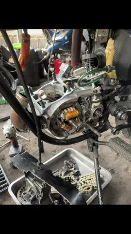 Kok dua yaa spul jalannya 🤭 #rxkingindonesia #rxking #rxking135cc #rxkingnusantara135cc #fyppppppppppppppppppppppp 