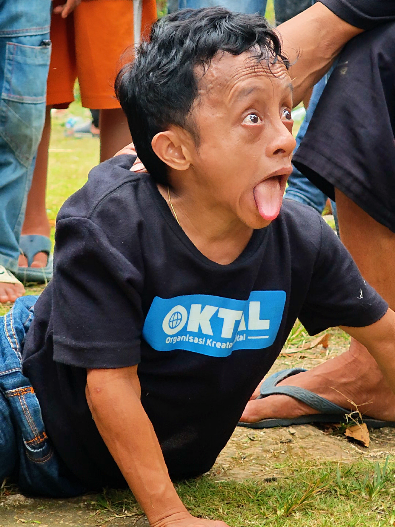 Khodam melet melet keluar lagi #teguhcilik #saribudaya #mendhemebeg #ndadijaranan #kerasukan 