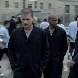 سكوفيلد وحمايته #مايكل #سكوفيلد #بريزون_بريك_الاعضم #prison #fyp 