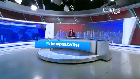 Uang Pensiun Seumur Hidup Anggota DPR Digugat, DASCO: Kami akan Patuh pada Putusan MK JAKARTA, KOMPAS.TV - Pimpinan DPR merespons gugatan uji materi soal penghapusan pensiun seumur hidup anggota DPR yang dilayangkan ke Mahkamah Konstitusi. DPR akan mematuhi apa pun putusan Mahkamah Konstitusi, termasuk soal penghapusan pensiun anggota DPR. Wakil Ketua DPR, Sufmi Dasco Ahmad, menyebut ketentuan pensiun anggota DPR merupakan produk dari undang-undang lama Dasco menegaskan, apa pun keputusan Mahkamah Konstitusi, termasuk soal penghapusan pensiun seumur hidup anggota DPR, pimpinan DPR siap mematuhi. Mereka menilai tidak adil kalau anggota DPR yang hanya menjabat lima tahun bisa menerima tunjangan pensiun seumur hidup, bahkan bisa diwariskan. Sahabat KompasTV, apa pendapat kalian soa pernyataan ini? Komentar di bawah ya! Baca Juga Petani Gelar Demo di DPR Peringati Hari Tani 2025, Tuntut Reformasi Agraria dan Perbaikan Kebijakan di https://www.kompas.tv/... #pensiundpr #mk #mahkamahkonstitusi Artikel ini bisa dilihat di: https://www.kompas.tv/...