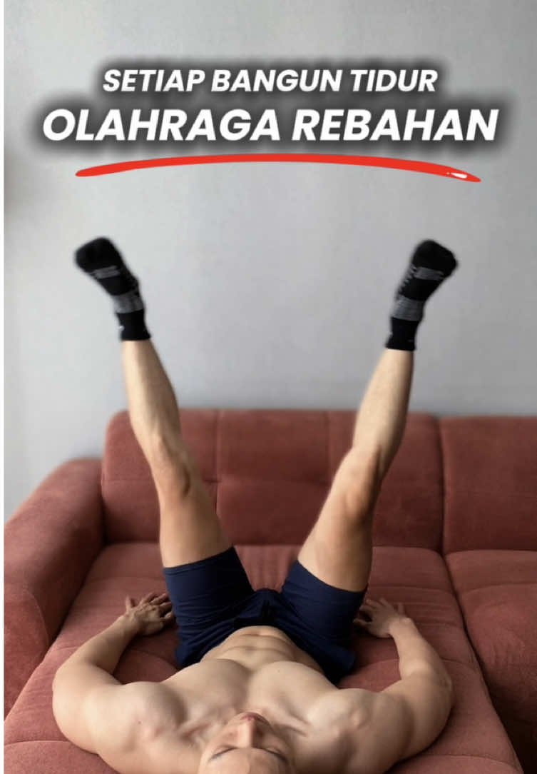 ⚠️Siapa bilang olahraga harus di gym⁉️ Kasur juga bisa💪🏾 Olahraga itu bukan soal tempat… tapi soal lo mulai🫵🏼 Olahraga itu ga ada syaratnya 🙅🏽‍♂️ Ga harus di gym, Ga harus 1 jam, Ga harus alat mahal Cukup mulai… bahkan sambil rebahan di kasur pas bangun tidur💯 Rasain bedanya 👉 badan lebih enteng, mood lebih enak, energi buat seharian lebih dapet🔥 ‼️Nah kalo lo bangun tidur langsung scroll medsos & ketemu video ini, lo bisa lanjut scroll sambil lakuin gerakan di atas🫵🏼 Follow untuk tips fitness & workout lainnya #Fitness #gym #homeworkout #rebahan #tipsandtricks 