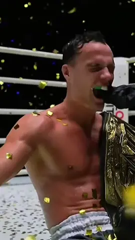 Champions of the world Jonathan dibella👑🔥🥊 โจนาธานดิเบลล่า💪🏻 #โจนาธานดิเบลลา #onechampionship #fyp 