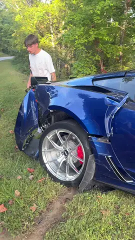 RIP to the Zo6 and BlackWing involved in the crash at Slammed Enough. #slammedenuff #gatlinburg 