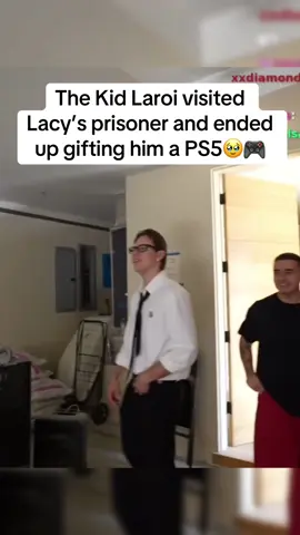 The Kid Laroi visited Lacy’s prisoner and ended up gifting him a PS5🥹🎮 #thekidlaroi #lacy #fyp 