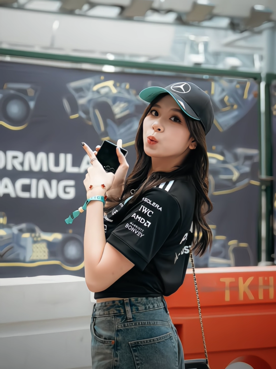kece banget😎 #zeeasadel #aziziasadel #exmemberjkt48 #fyp #lewatberanda 