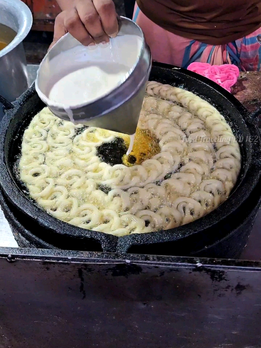 traditional style jilapi making.  #trending #food #Foodie 