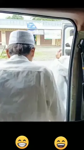 ini jadinya siapa yang salah? 😄😄