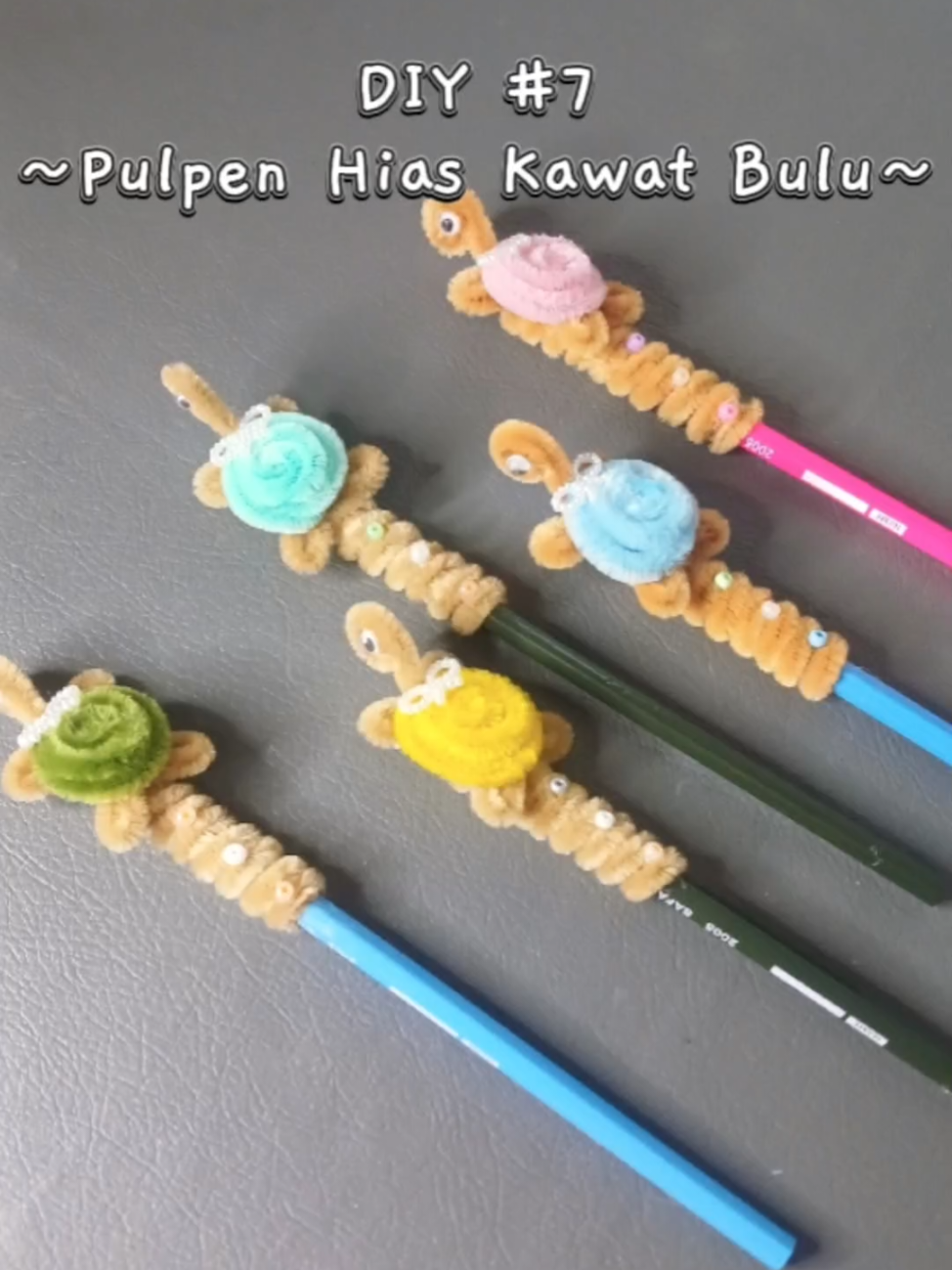 bikin pensil hias kawat bulu lagi, kali ini bentuk kura-kura comelnyooo🐢🐢🐢 *MAAF TYPO JUDULNYA PENSIL YA😭🙏🏻* #kawatbulu #idejualan  #pensilaesthetic #DIY #pencil 