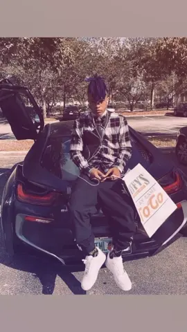 Xxxtentacion tên thật là Jahseh Dwayne Ricardo Onfroy (23/01/1998 --18/06/2018), một rapper - ca sĩ – nhạc sĩ người Mỹ. XXXTentacion không chỉ là nghệ sĩ, mà còn là biểu tượng của thế hệ trẻ lạc lối, tìm kiếm ánh sáng trong những nỗi đau.#xxxtentacion#xuhuong 