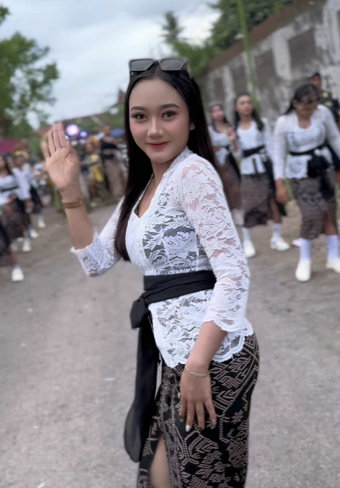 Dancer kebaya putih #dance #karnaval #karnavalsoundsystem #fyp #fyppppppppppppppppppppppp 