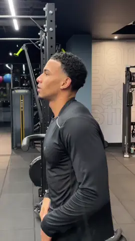 #gym #blackmen #greenscreen #foryoupage @louisrussell 