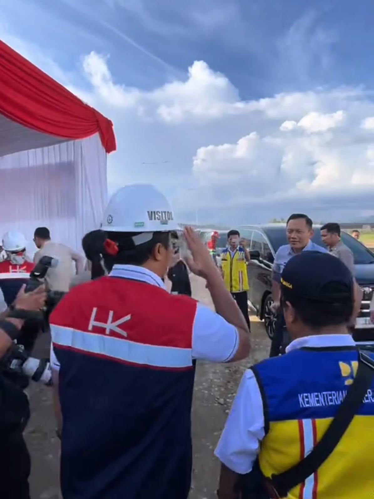 Menko AHY Sambangi Proyek Tol Padang-Sicincin: Fokus Perkuat Konektivitas Sumbar . . . . #agusyudhoyono  #agusharimurtiyudhoyono  #ahy  #menkoahy 