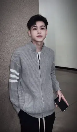 Cập bến cho ae mẫu áo len 3 sọc hoạ tiết phối 2 khoá 🔥🛍️ #xuhuong #xuhuongtiktok #viral #boypho✈ #boypho 