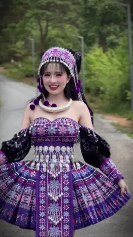 tseem khuv xim qees😋#zuagpajkhaubncawshmoob #ขอให้ขึ้นฟีตเถอะ #ฝากติดตาม #khaubncawshmoobzoonkauj #pebhmoob #ມົ້ງ #hmoob #pebhmoob #nkaujhmoob #khaubncawshmoob 