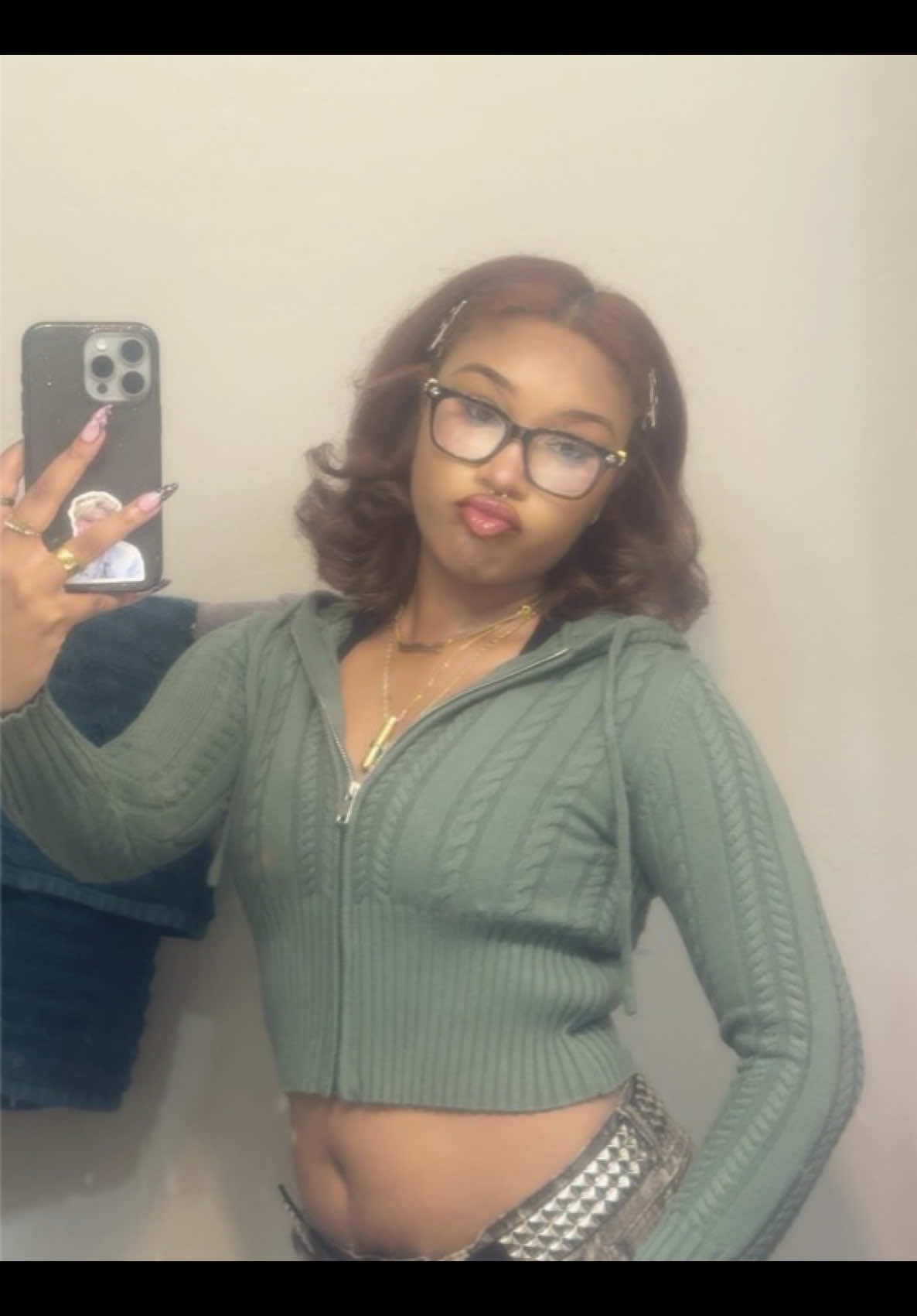 i had to show my face card 😛#fyp #viral #carolineisabella #kpop 