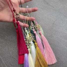 tua rua gắn áo dài